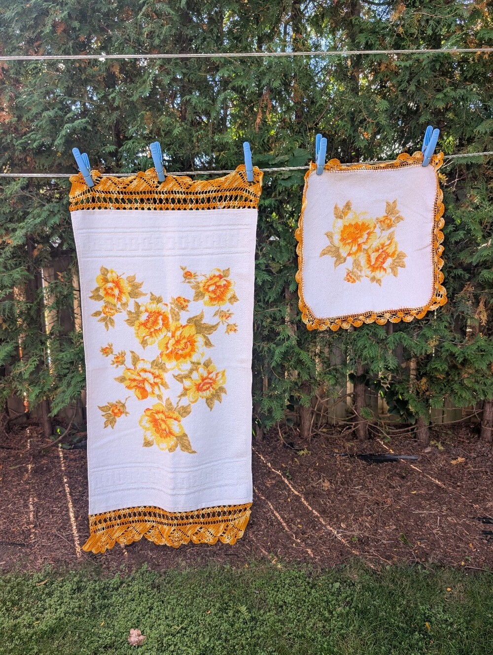 Vintage Embroidered Floral Yellow Rose Cotton Bath Towel Set Lot Of 2